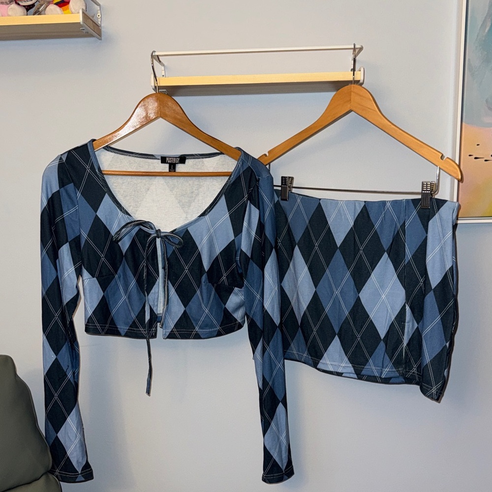 Long sleeve tie top and mini skirt Set - Picture 1 of 12